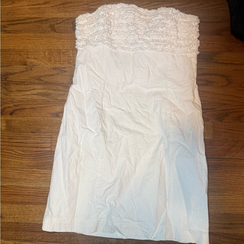 Elegant White Strapless Dress